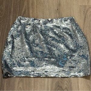 GB Women’s Elegant Glittering Silver Mini Skirt size Small